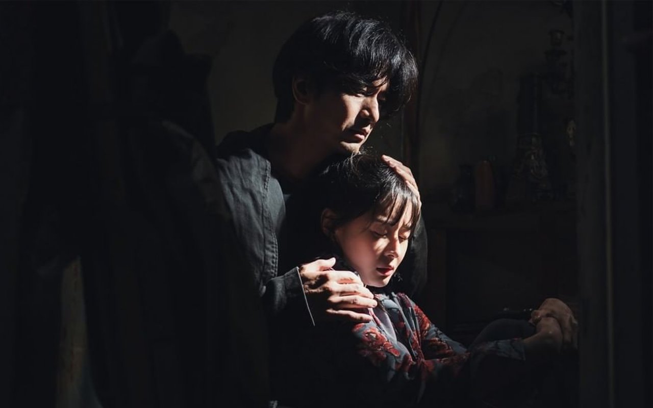 Lee Jin Wook dan Kwon Nara Cs Senang-senang, Sosok di 'Bulgasal: Immortal Souls' Ini Picu Curiga
