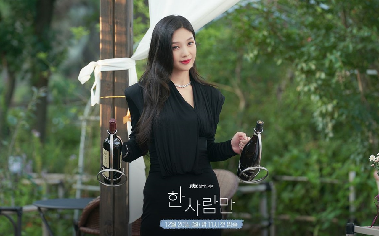 Siap Menikah, Joy Red Velvet Cantik Banget Pakai Gaun Pengantin di Foto Adegan 'The One And Only'