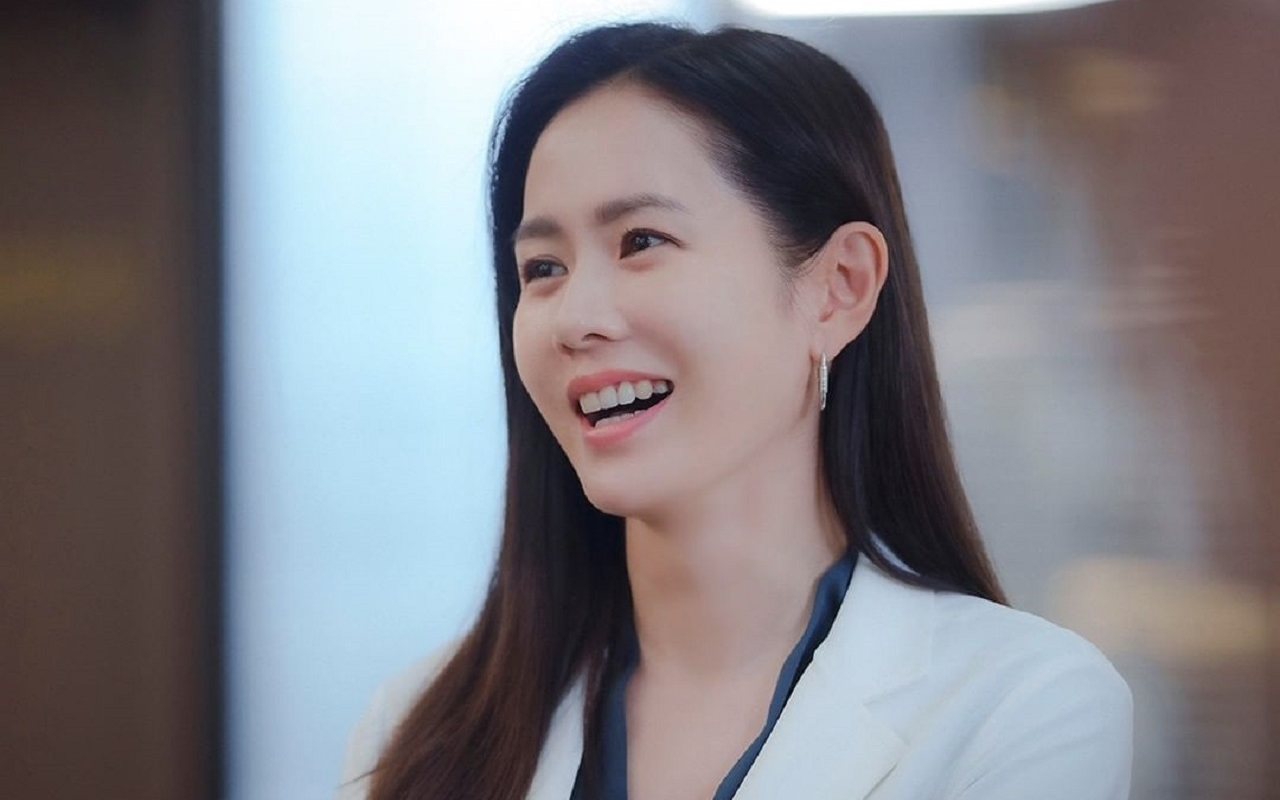 Super Mahal, Ini Harga Outfit Son Ye Jin di Konten Promosi 'Thirty Nine'