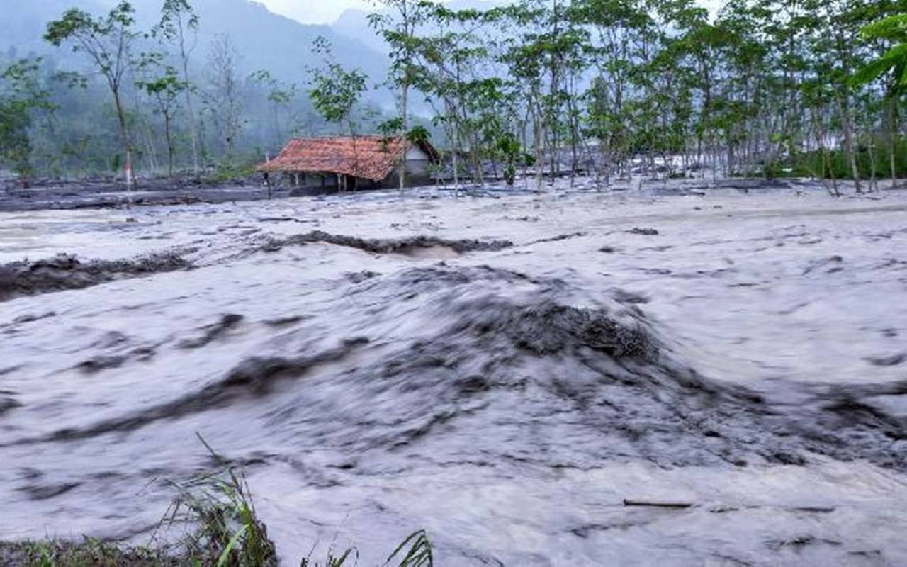  Warga Diimbau Tetap Waspada, Debit Aliran Lahar Dingin Semeru Alami Peningkatan