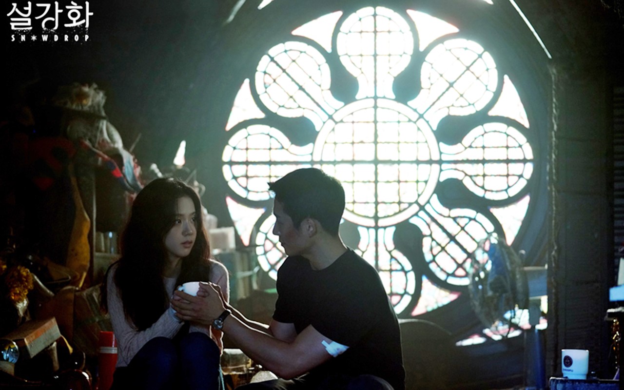 Jisoo BLACKPINK dan Jung Hae In Ciuman di 'Snowdrop', Proses Syutingnya Romantis Abis