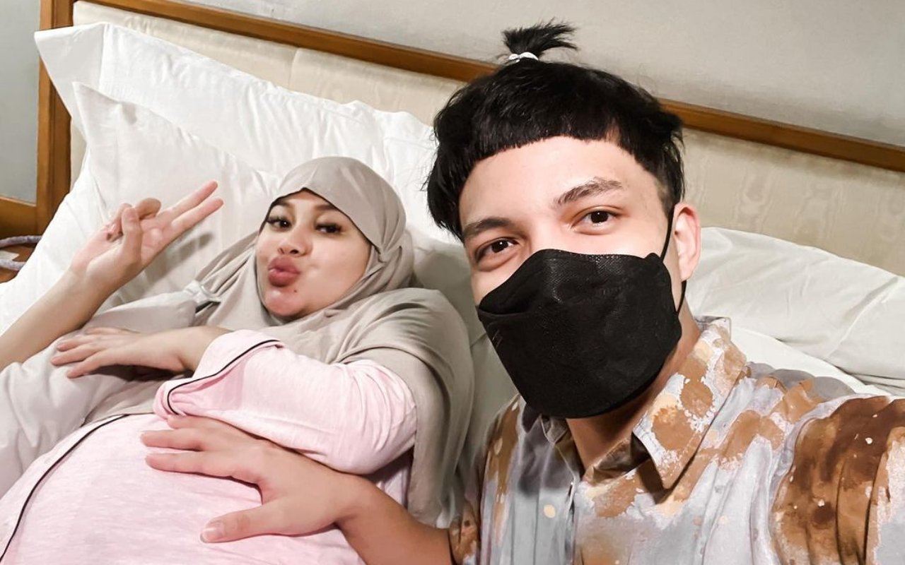 Atta Halilintar Bagikan Foto USG Terbaru Calon Anak Atta Halilintar Bagikan Foto USG Terbaru Calon Anak