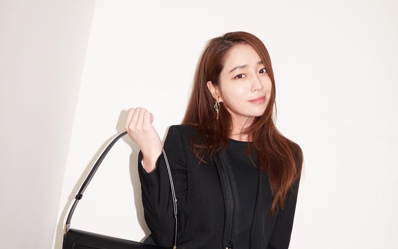 Lee Min Jung Tak Pernah Pamer Meski dari Keluarga Terpandang, Rajin Balas Komentar Fans