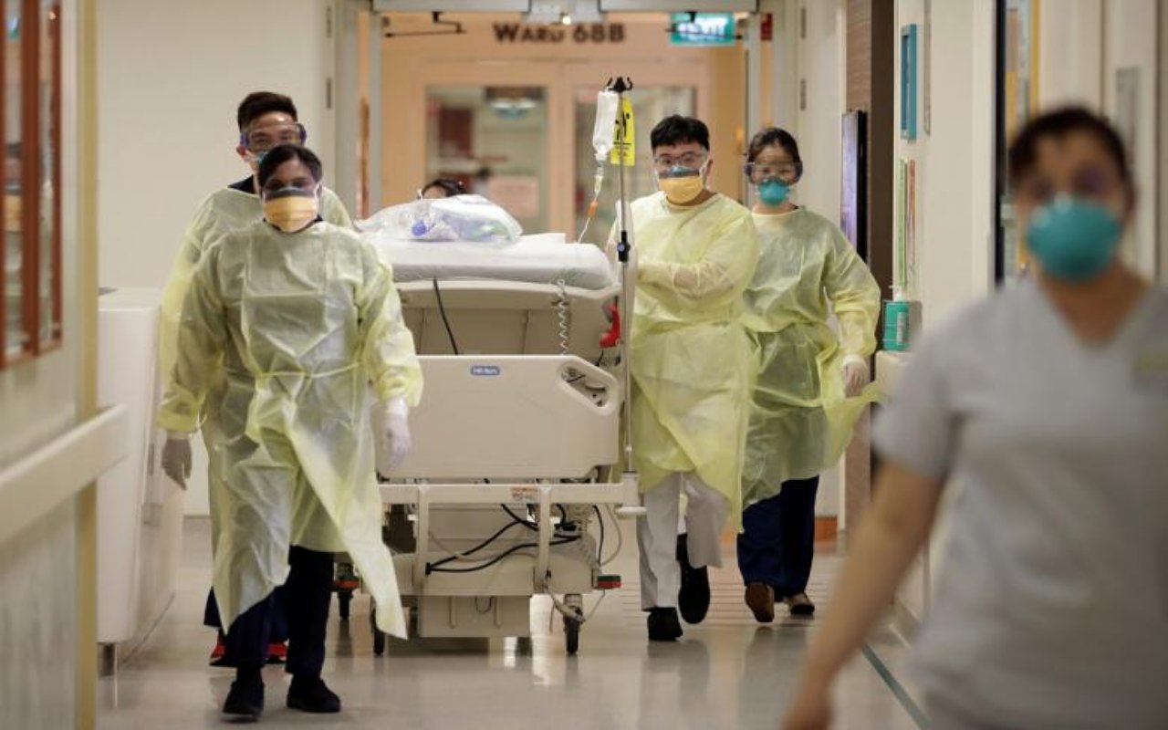Singapura Laporkan Kematian Pertama dari Kasus Infeksi COVID-19 Varian Omicron