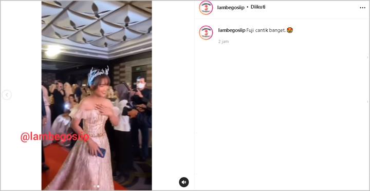Biasa Tomboy, Fuji Dijuluki Bak Princess Hingga Cara Jalan Kala Kenakan Gaun Mewah Curi Perhatian
