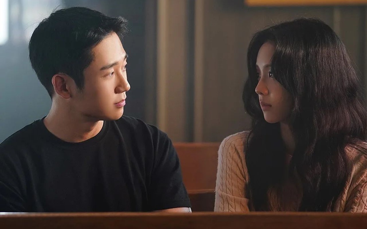 Jung Hae In Bolak-Balik Pegang Pipi Jisoo BLACKPINK di Lokasi 'Snowdrop' Bikin Gemas