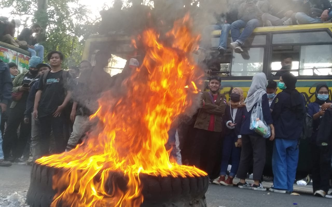 Bentrok di Sorong Telan Korban Jiwa, Belasan Orang Ditemukan Tewas Dalam Ruang Karaoke yang Dibakar