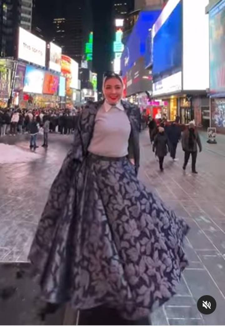 <i>fashionable</i>