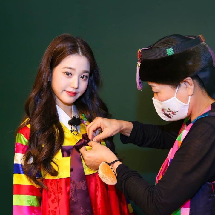 Cantik Banget, Visual Jang Won Young IVE Pakai Hanbok Dipuji Bak Putri Mahkota 1