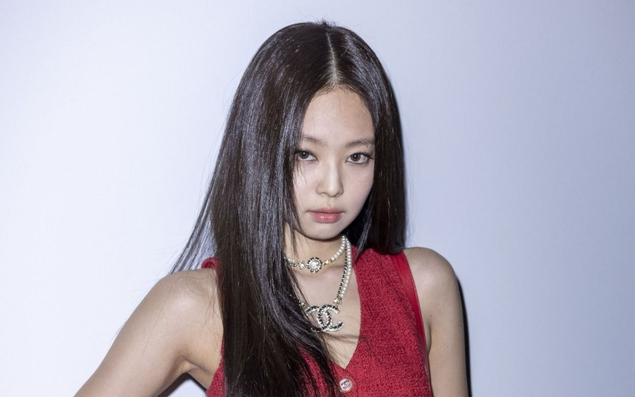 Bikin Kaget, Jennie BLACKPINK Tampil di Teaser MV 'Shinigami Eyes' Grimes