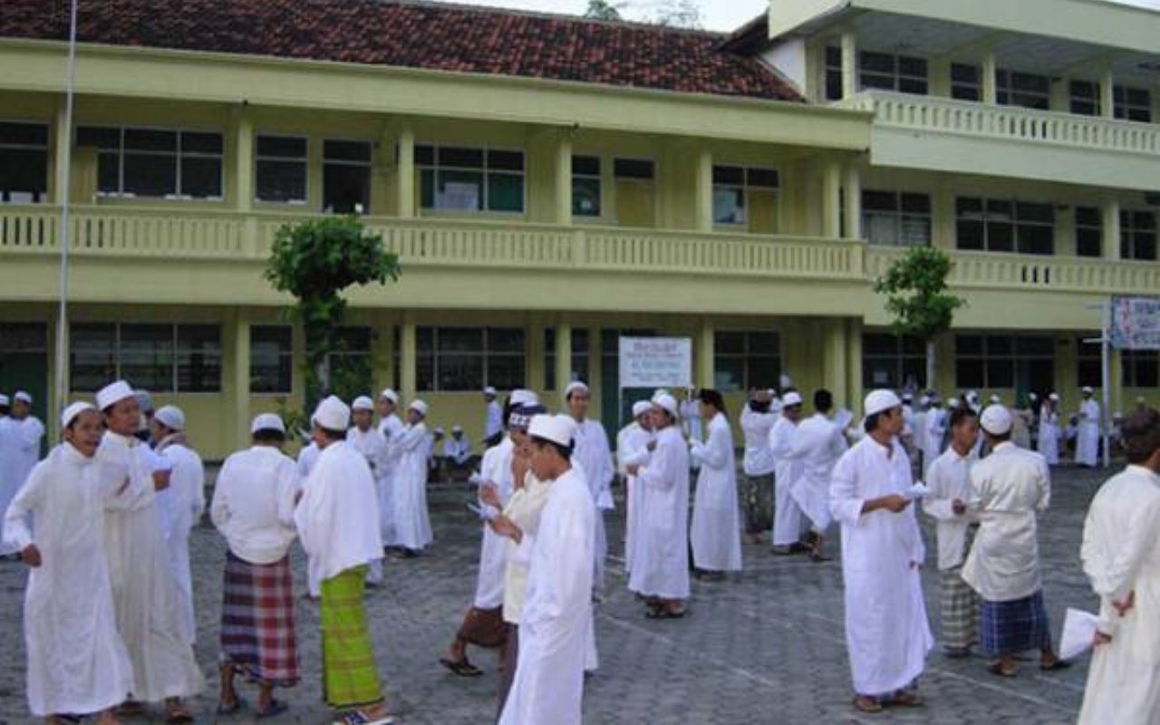 Ratusan Pesantren di Indonesia Masih Terafiliasi dengan 3 Jaringan Teroris