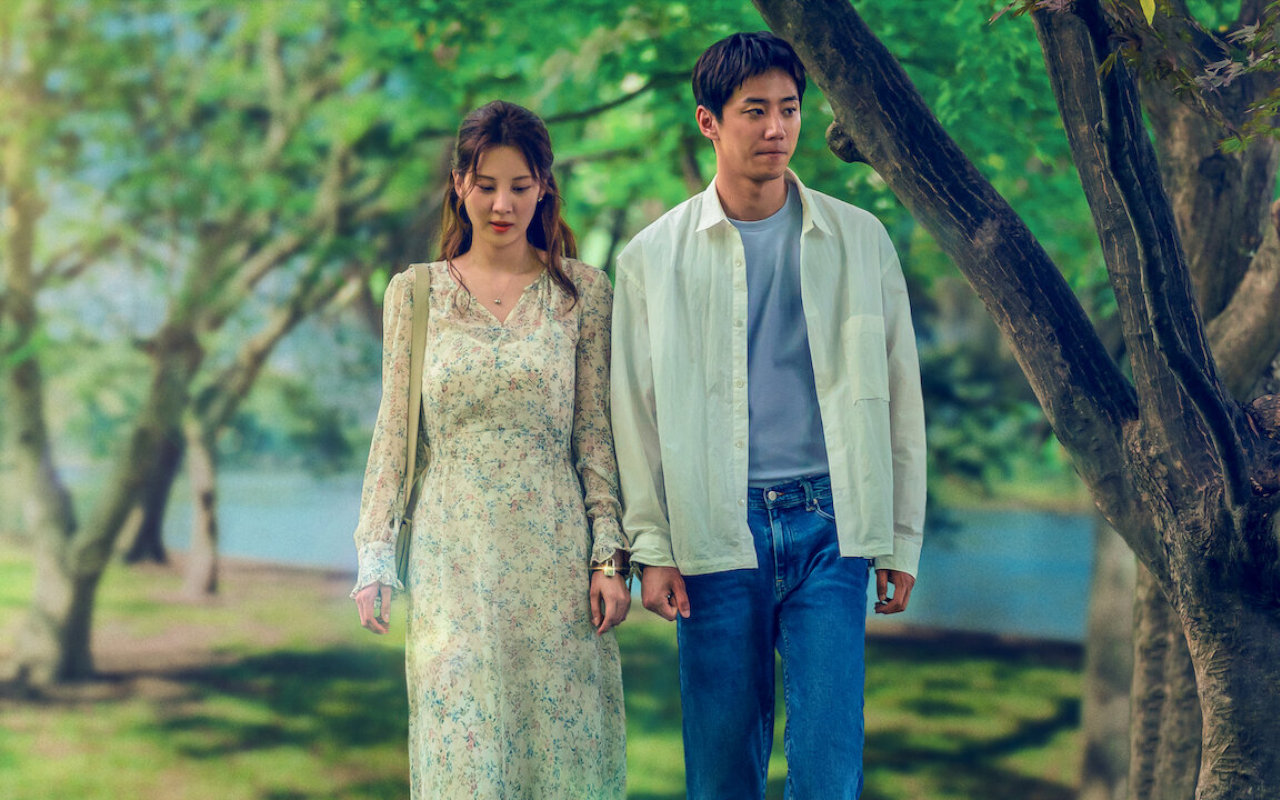 Seohyun SNSD dan Lee Jun Young Bolak-Balik Mau Ciuman, 'Love and Leashes' Rilis Trailer Intens