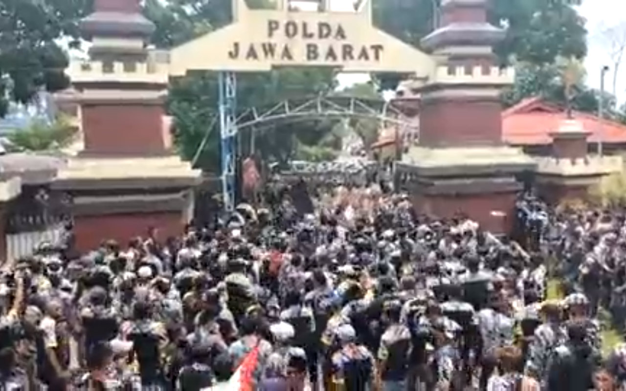 Ketum GMBI Minta Maaf Soal Demo Ricuh di Depan Polda Jabar, Ungkap Penyebab Kemarahan Massa