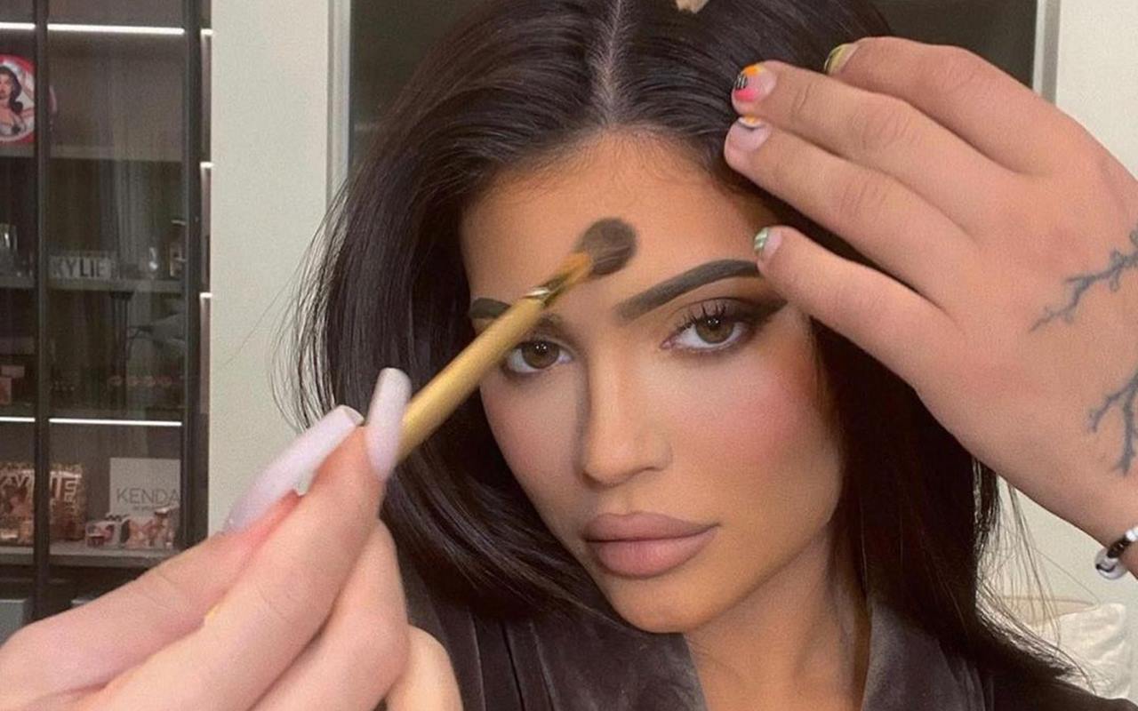 Kylie Jenner Dituding Berulang Kali Jual Produk Lawas Brand Kosmetiknya Yang Tak Laku