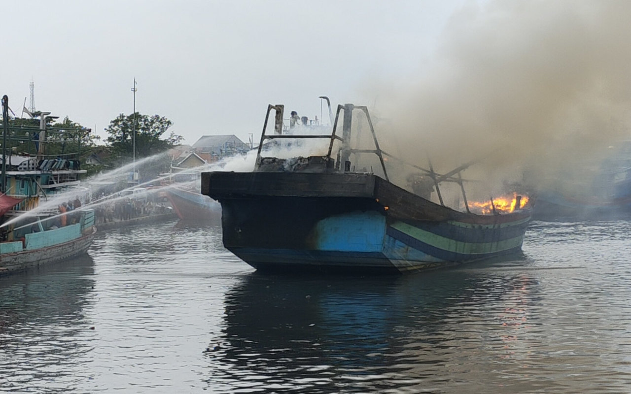 13 Kapal Hangus Akibat Kebakaran di Pelabuhan Tegal, Bukan yang Pertama