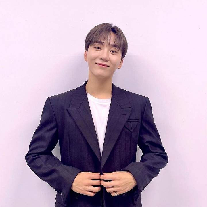 sering muncul di <i>variety show</i>