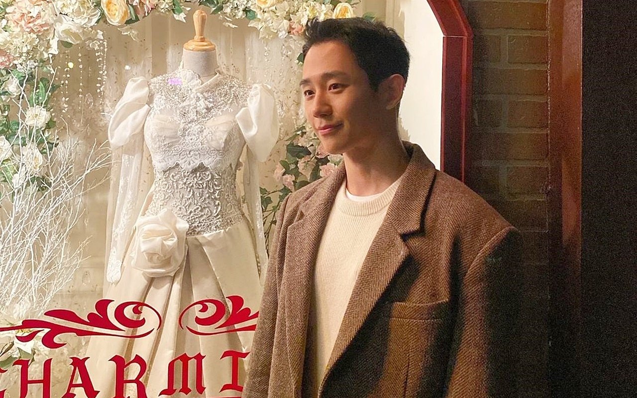 Jung Hae In Emosional di Hari Terakhir Syuting 'Snowdrop', Staf Gagal Beri Kejutan