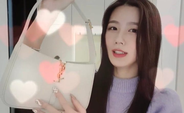 Bukti Persahabatan, Miyeon (G)I-DLE Pamerkan Hadiah Mahal dari Minnie dan Lisa BLACKPINK