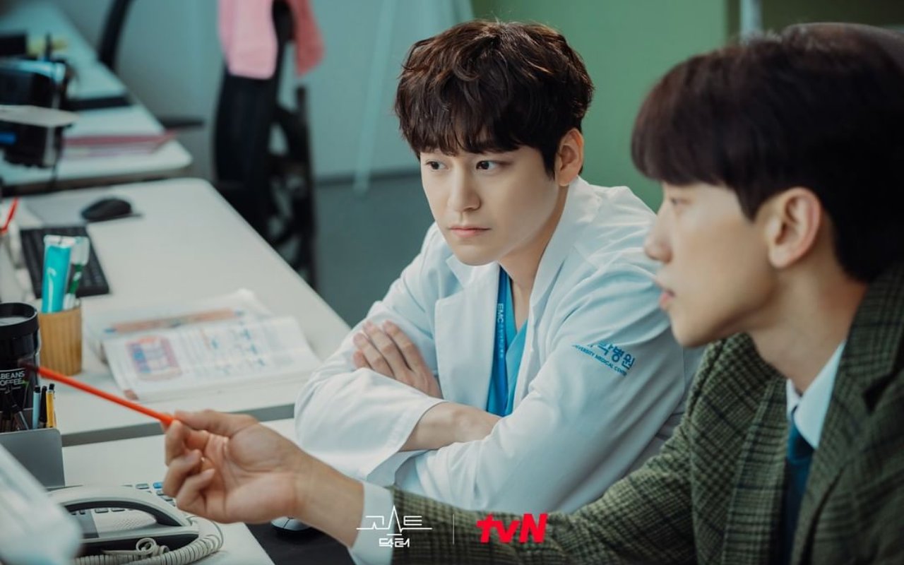 Kim Bum Diam-Diam Ingin Dibayar Dobel di 'Ghost Doctor', Ini Alasannya