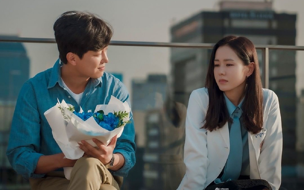 Yeon Woo Jin dan Son Ye Jin Beradegan Intim di Teaser 'Thirty Nine', Jeon Mi Do Auto Heboh