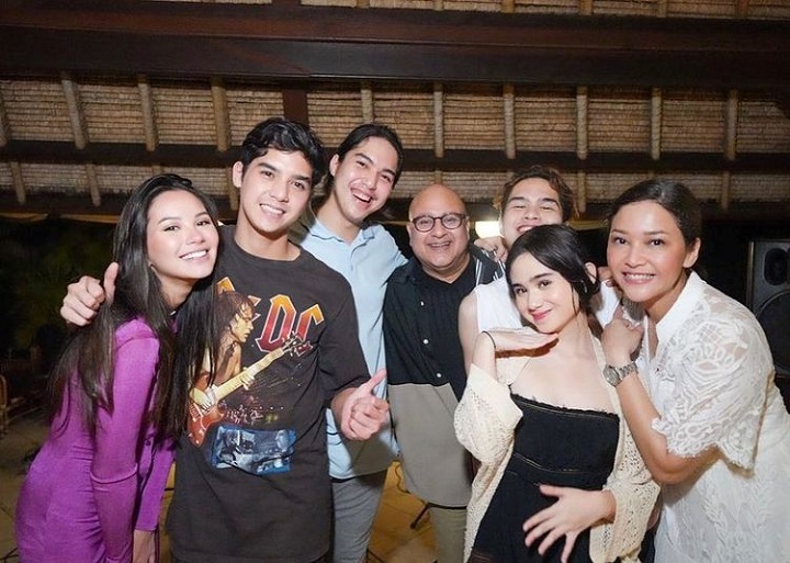 Direstui keluarga 