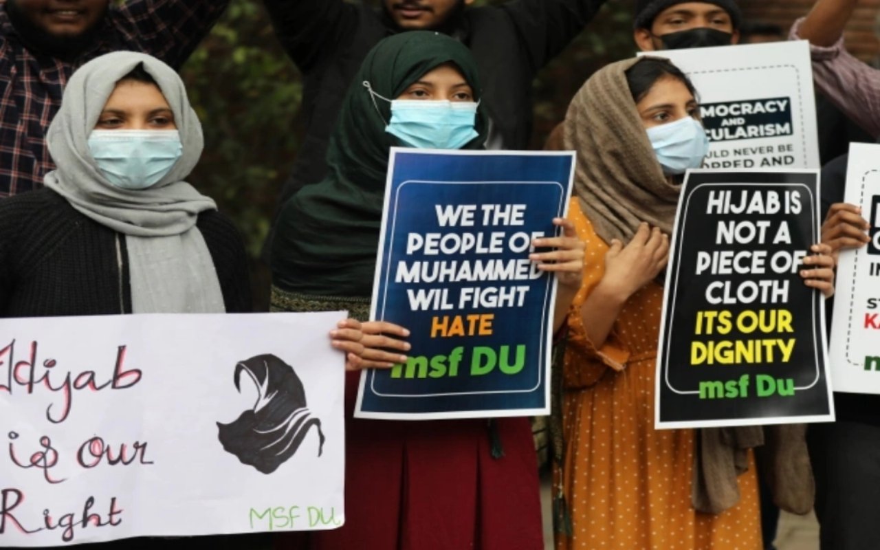 Penggunaan Jilbab Bagi Mahasiswi Muslim di India Tuai Kontroversi, Apa yang Melatarbelakanginya?