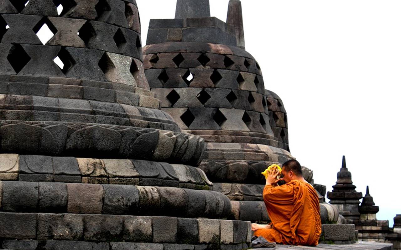  Tak Hanya Warisan Budaya, Candi Borobudur dan Prambanan Kini Resmi Jadi Tempat Peribadatan Dunia