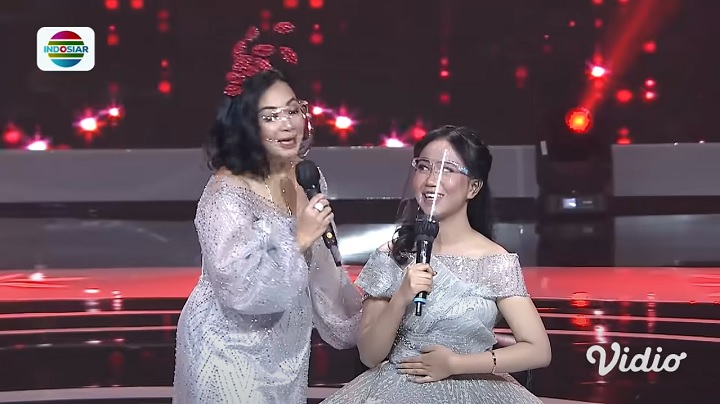 Mayang tunjukkan latihan vokal viral