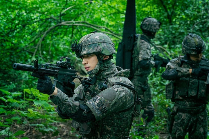 Curi Perhatian Saat Jadi Tentara