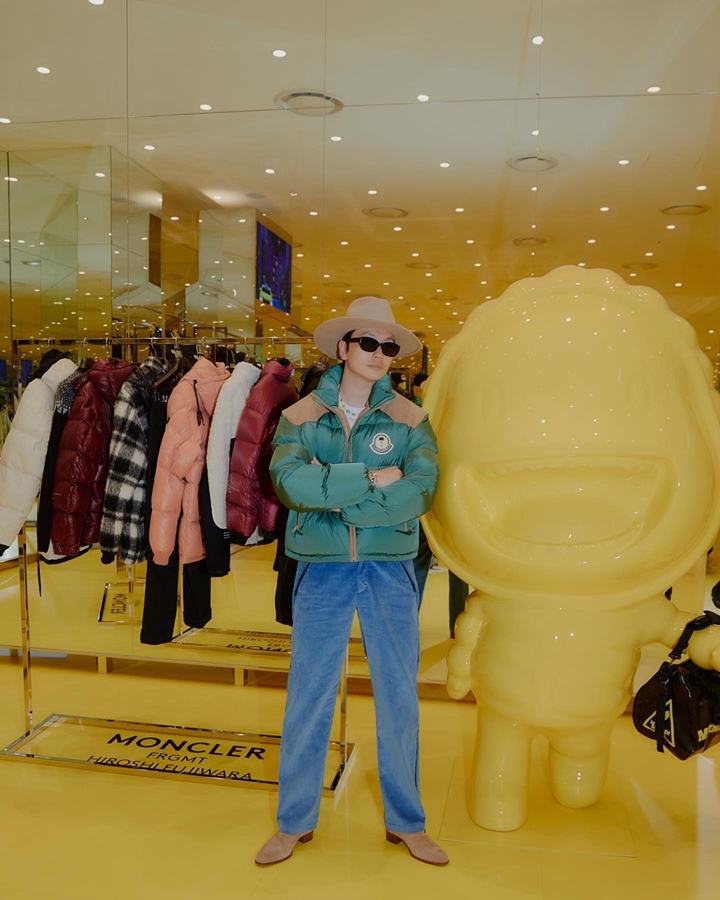 <i>Fashionable</i>