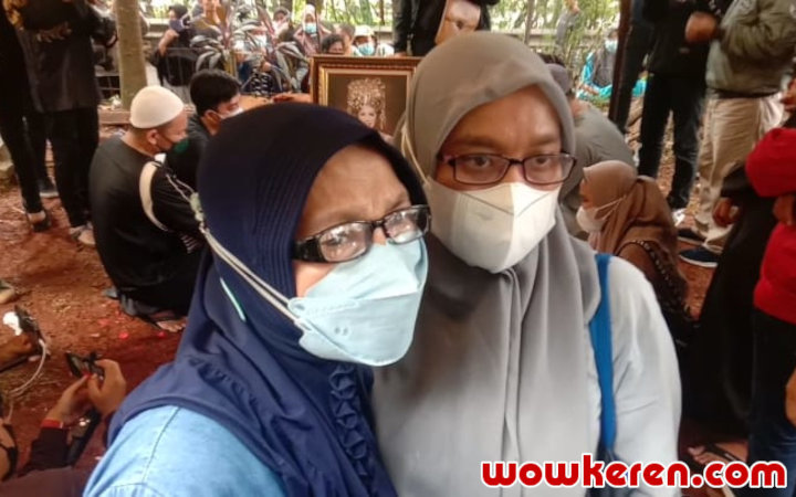 Anak Angkat Ungkap Percakapan Terakhir Sebelum Dorce Meninggal