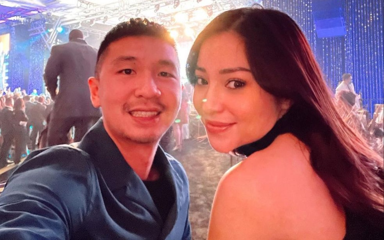 Sederhana Tapi Bermakna, Nikita Willy Rayakan Ultah Suami Sambil Pajang Foto Mesra Ini