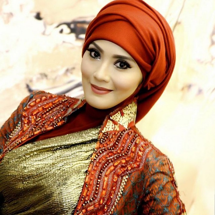 Cantik berhijab