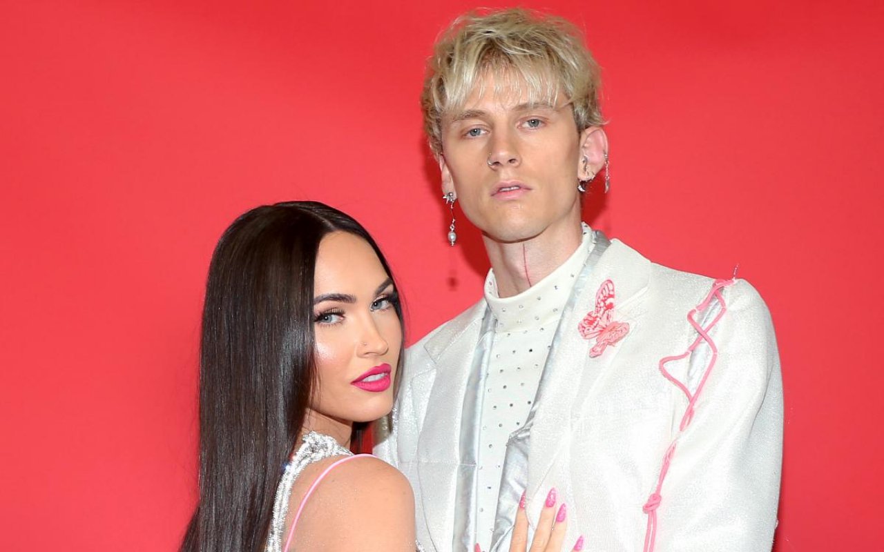 Ekspresi Megan Fox Saat Disebut Istri Machine Gun Kelly di Pertandingan NBA Tuai Sorotan