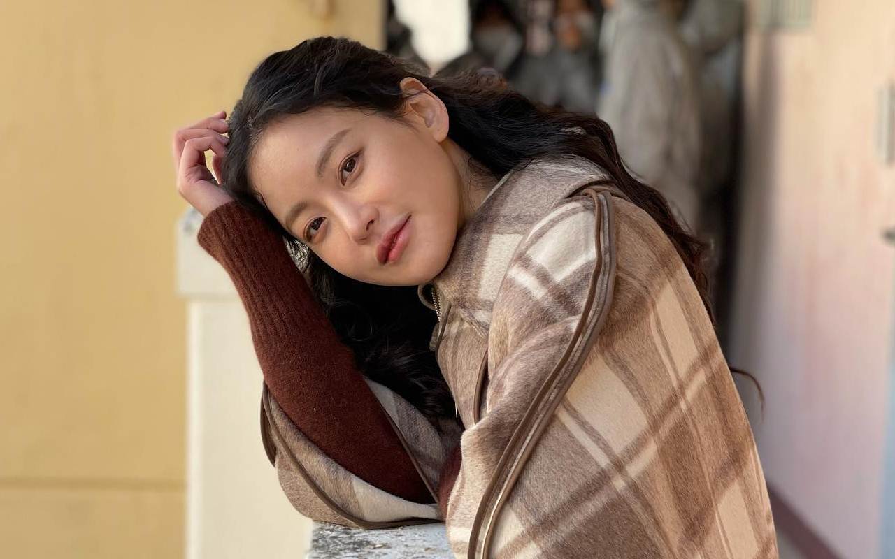 Terbiasa Kalem, Penampilan Terbaru Oh Yeon Seo Tunjukkan Sisi Tomboy Curi Fokus