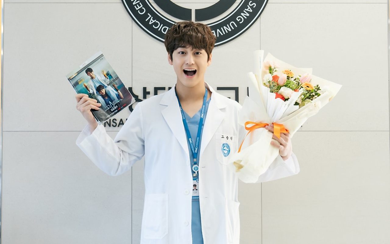 Sampai Nyerah, Kim Bum Frustasi Selama Syuting 'Ghost Doctor' usai 'Law School' Efek Ini