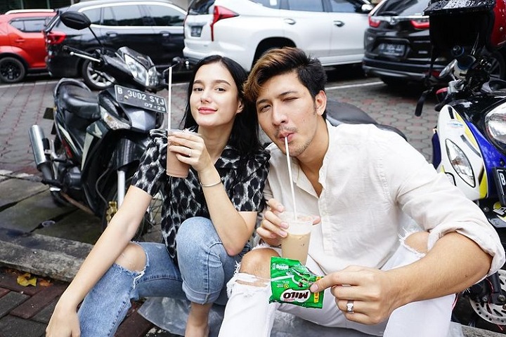 Kisah pertama kali tatap muka