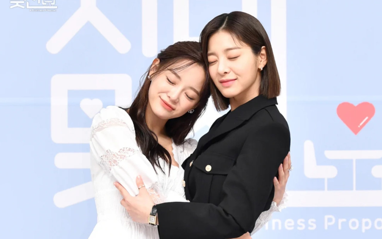 Bestie Kim Sejeong dan Seol In Ah Nyanyi Lagu SNSD di 'Business Proposal' Sukses Bikin Ngakak