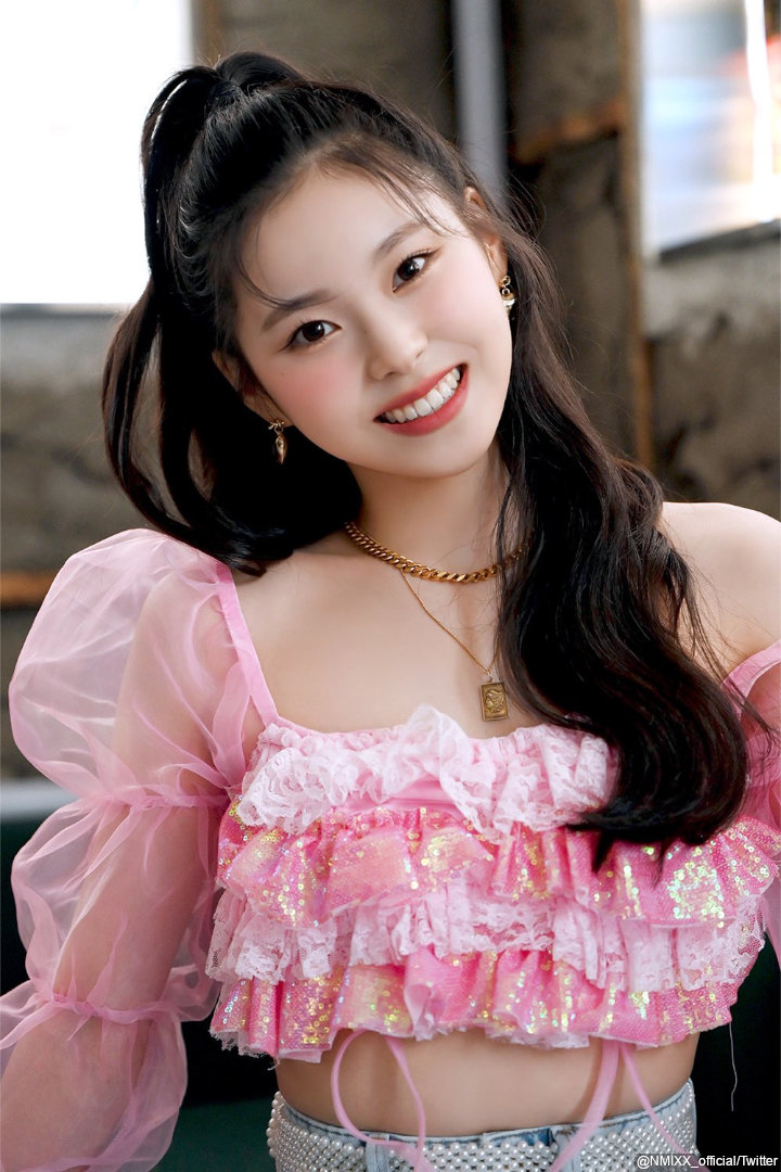 kyujin nmixx curi fokus karena punya visual khas jyp kyujin nmixx curi fokus karena punya visual khas jyp