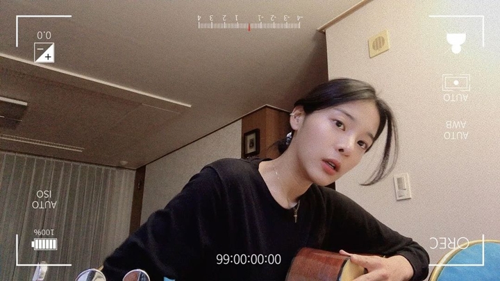 Pamer Kemampuan Main Gitar