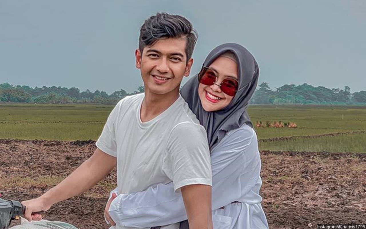 Ria Ricis Pose Romantis dengan Teuku Ryan di Samping Fadil Jaidi-Pak Muh, Bagian Ini Bikin Salfok