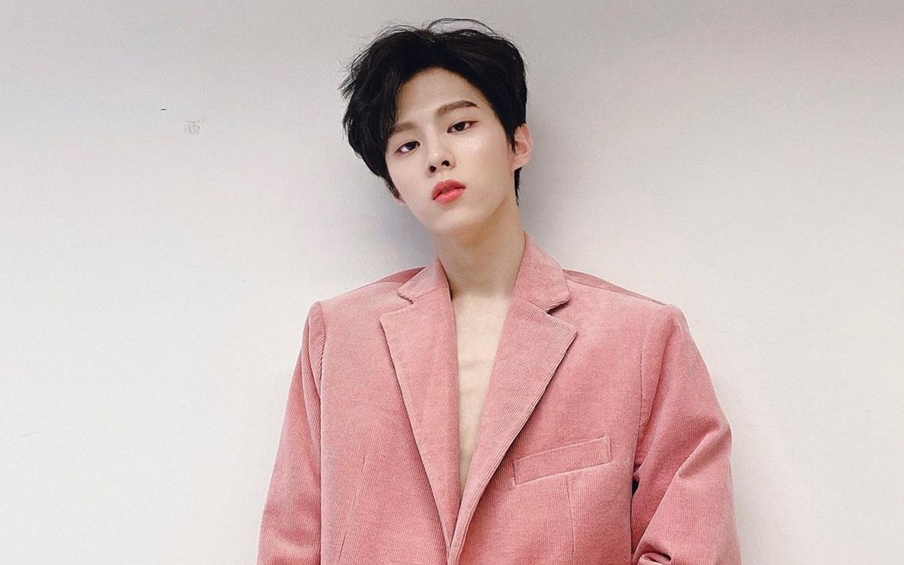 Kim Wooseok Usung Konsep Seksi di Comeback Terbaru, Begini Sederet Potret Maskulinnya