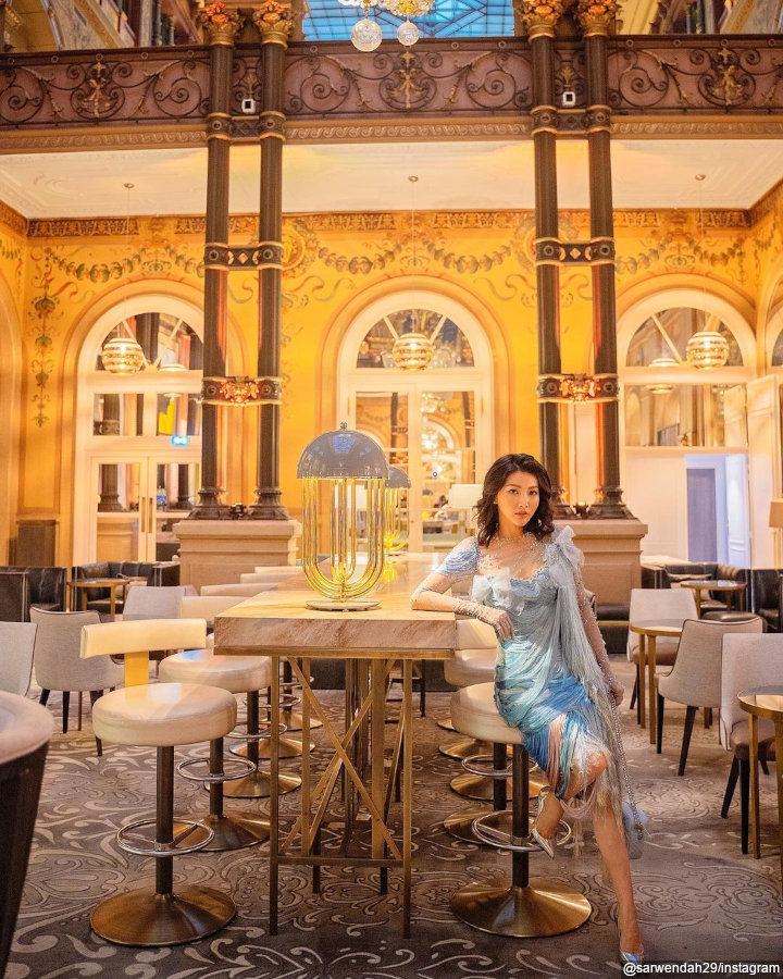  Elegan di restoran ala sarwendah 