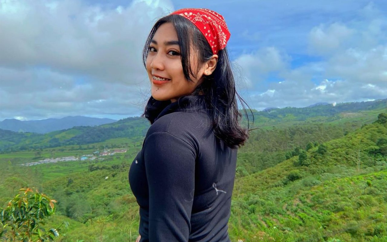 Mantan Istri Doni Salmanan, 10 Potret Gigi Ruwanita Lady Biker Gahar 'Mbolang' Naik 'Moge'