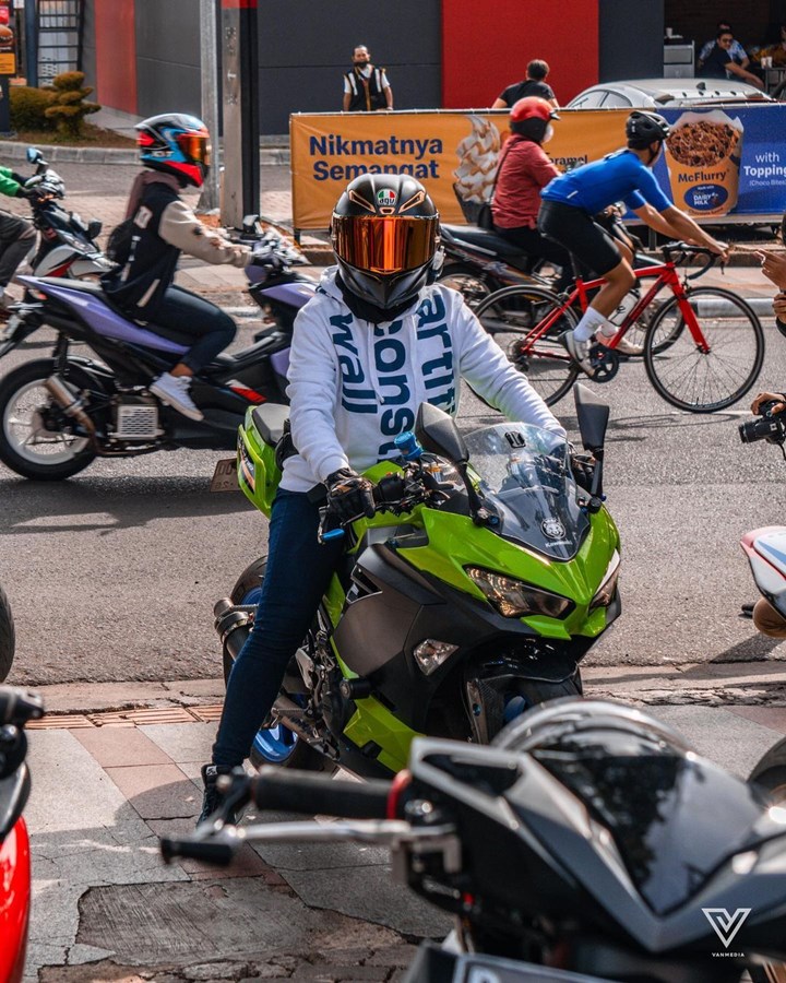 dijuluki lady biker