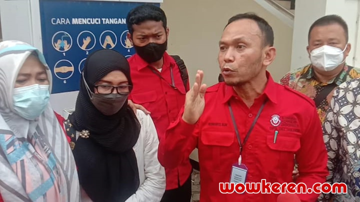 Ibu Adam Deni Buka Suara Terkait Kasus Hukum Sang Putra