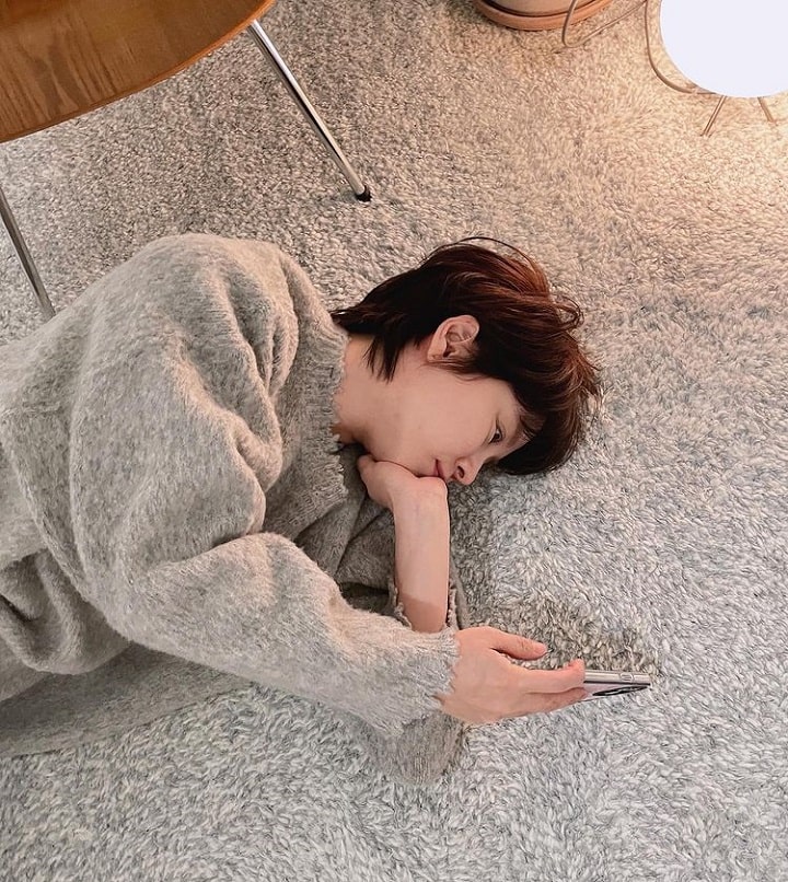 potret song ji hyo dengan gaya <i>high angle</i>