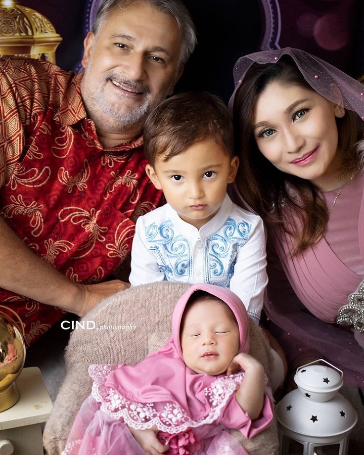 dikaruniai dua anak