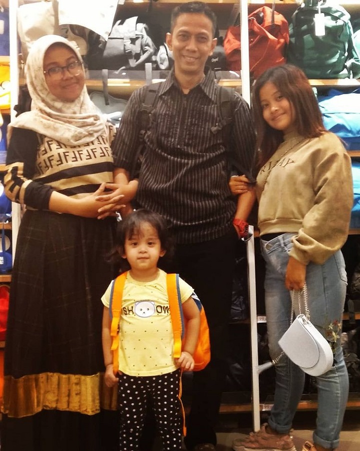 Bersama ketiga buah hati