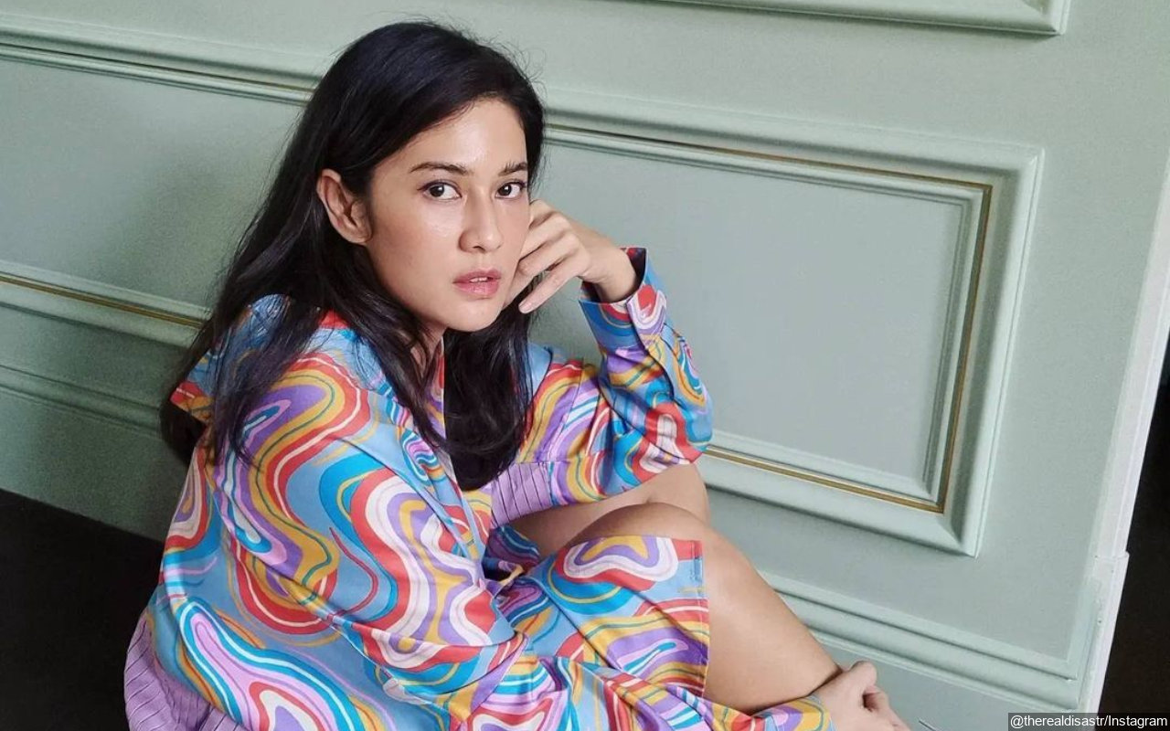 Alumni Gadis Sampul, Dian Sastro Pamer Desain Kue Ultah Cover Majalah Super Unik
